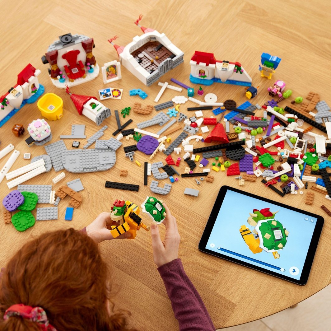 LEGO Super Mario 71408 Peach Castle Set, 1216 pieces - Thumbnail 3