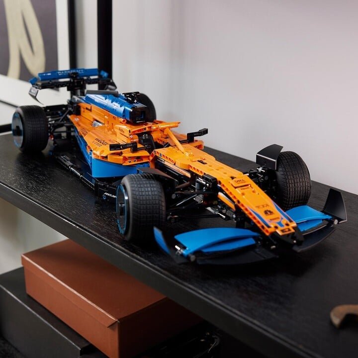 LEGO Technic 42141 McLaren Formula 1 Racing Car, 1432 Pieces - Thumbnail 4