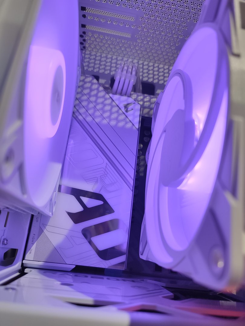 Albagame Vulcan Series PC, RX 7800 XT 16GB GDDR6, AMD Ryzen 7 9700X, 32GB DDR5 RAM, 1TB NVMe Gen4 SSD - Thumbnail 7