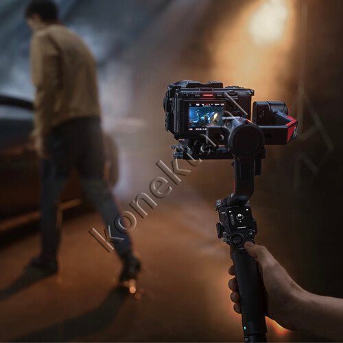 DJI RS 4 Pro Gimbal Combo, Black - Thumbnail 9