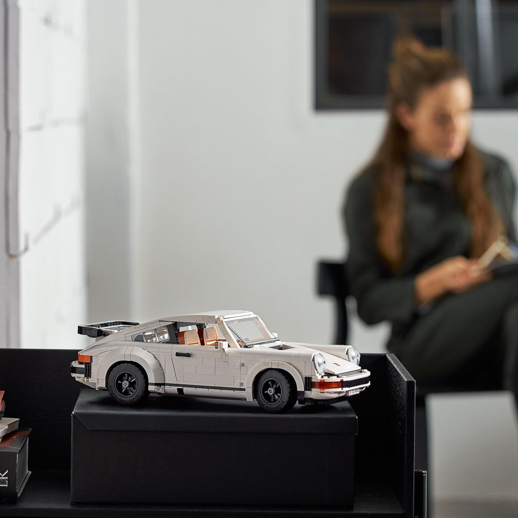 LEGO Creator Expert Porsche 911 (10295) Set - Thumbnail 4