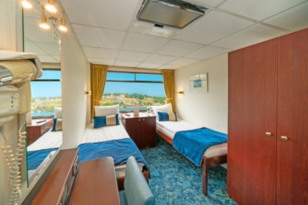 Cat A Outside Stateroom Main Deck