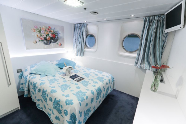 Cat A Stateroom Outside Double Main Deck