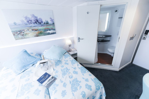 Cat C Stateroom Outside Double Intermediate Deck