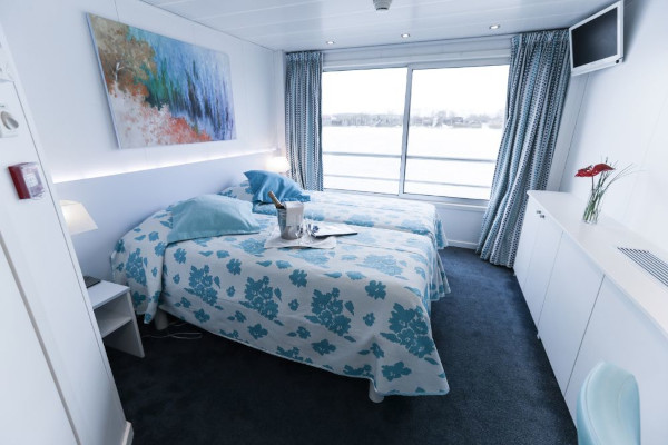 Cat C Stateroom Outside Double Upper Deck