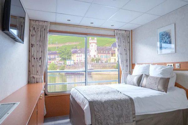 Cat C Stateroom Outside Double Upper Deck