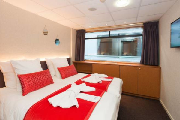 Cat B Stateroom Outside Intermediate Deck