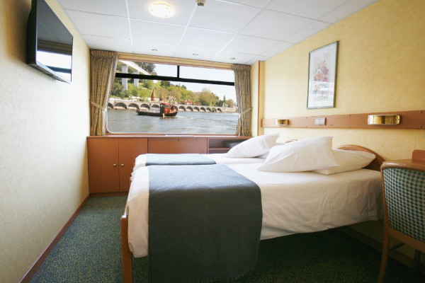 Cat A Stateroom Outside Intermediate Deck