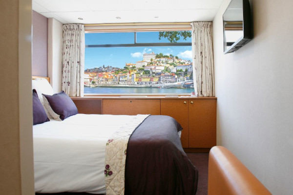 Cat A Stateroom Outside Main Deck Single