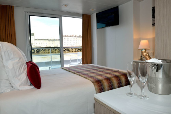 Cat A Stateroom Outside Double Upper Deck
