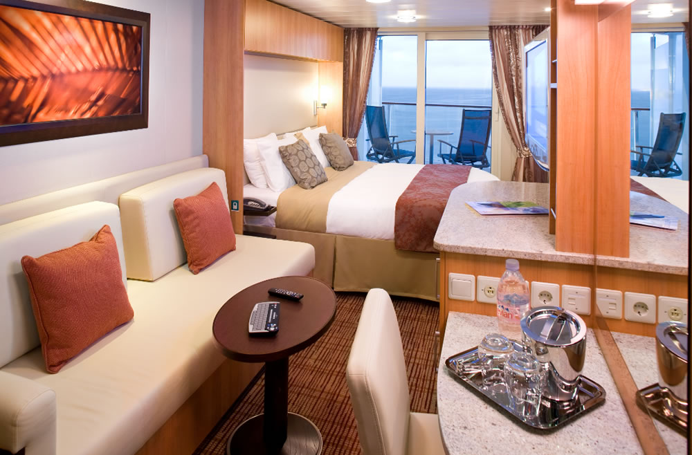 Deluxe ocean view Stateroom with Veranda
