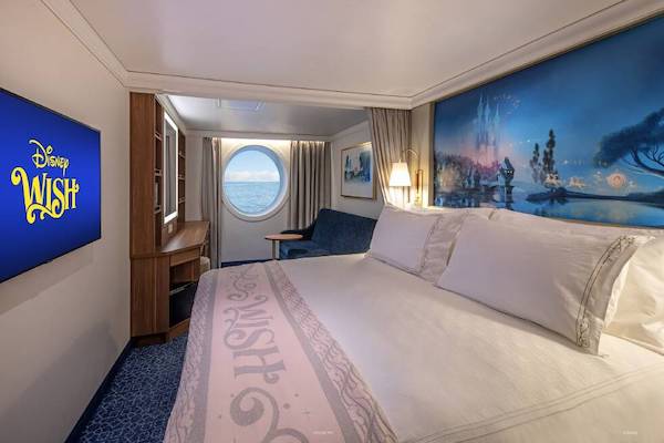 Deluxe Oceanview Stateroom