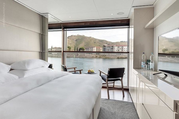 Grand Suite Balcony sulla Emerald Dawn