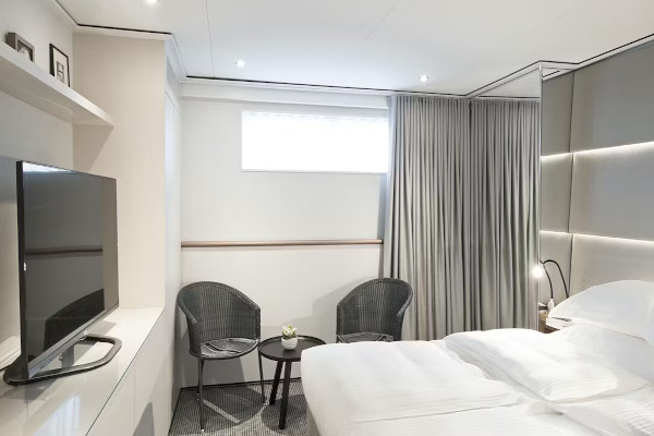 Cabina Emerald Stateroom sulla Emerald Destiny