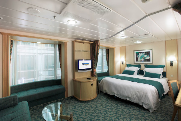 Promenade stateroom connected