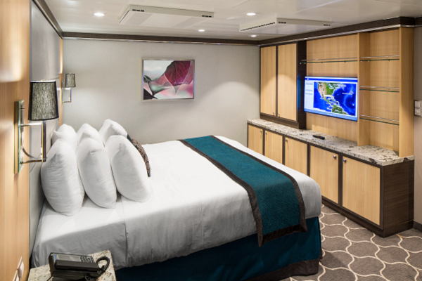 Aquatheater Suite with large balcony two bedrooms
