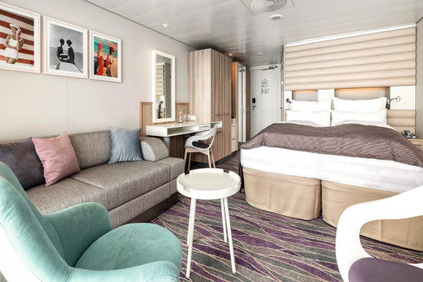 Junior Suite con balcone a bordo di Mein Schiff 1