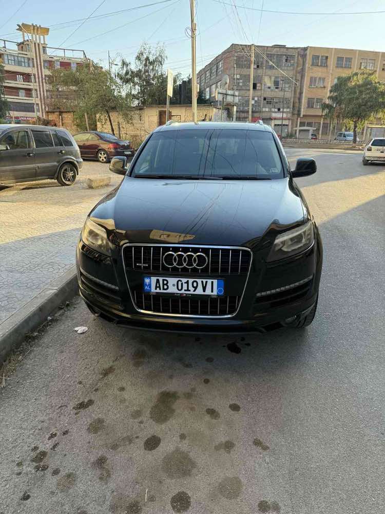 Audi Q7 2014 Blu e Errët ne Korçë