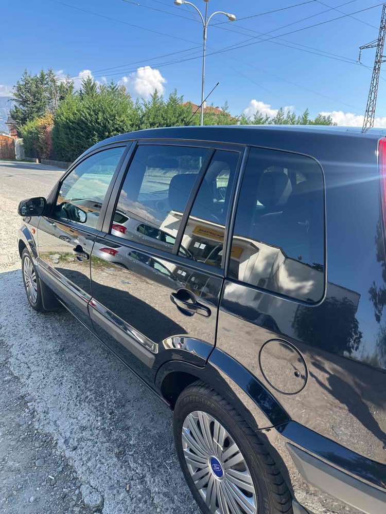 Ford Fusion 2008 E Zezë ne Tiranë