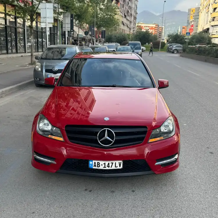 Mercedes-Benz C 300 2013 E Kuqe ne Tiranë