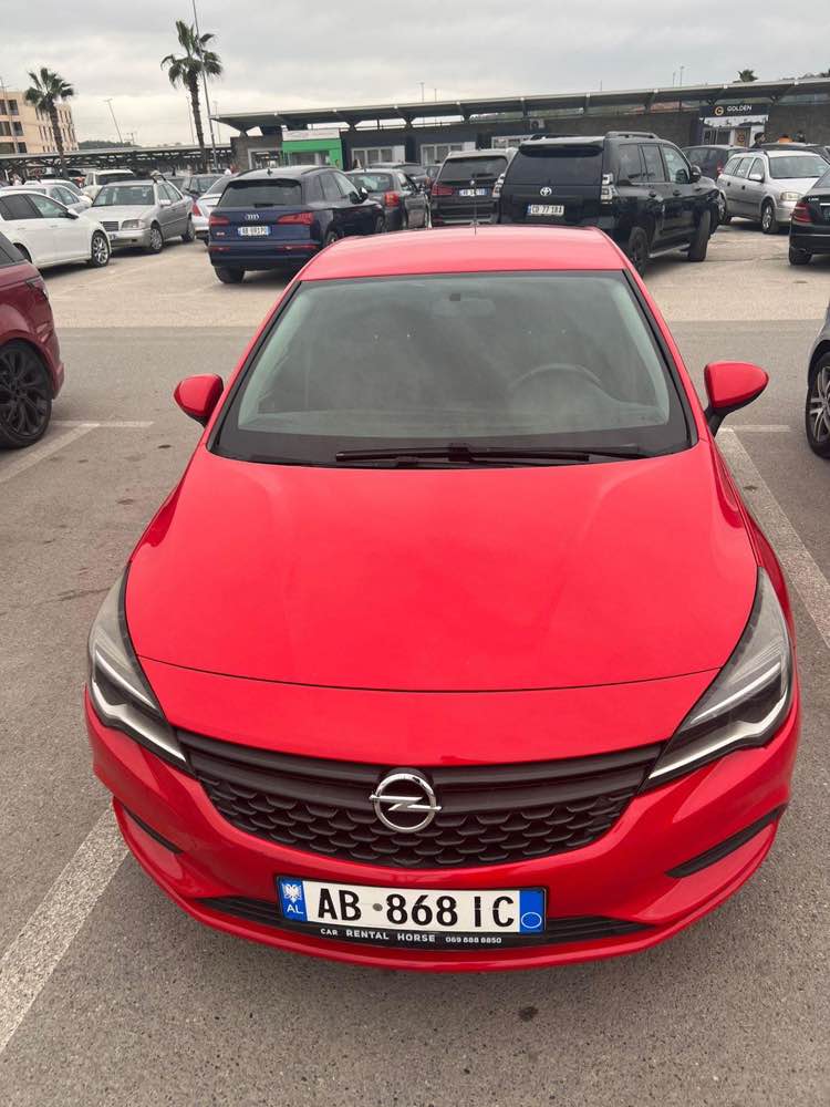 Opel Astra 2016 E Kuqe ne Tiranë