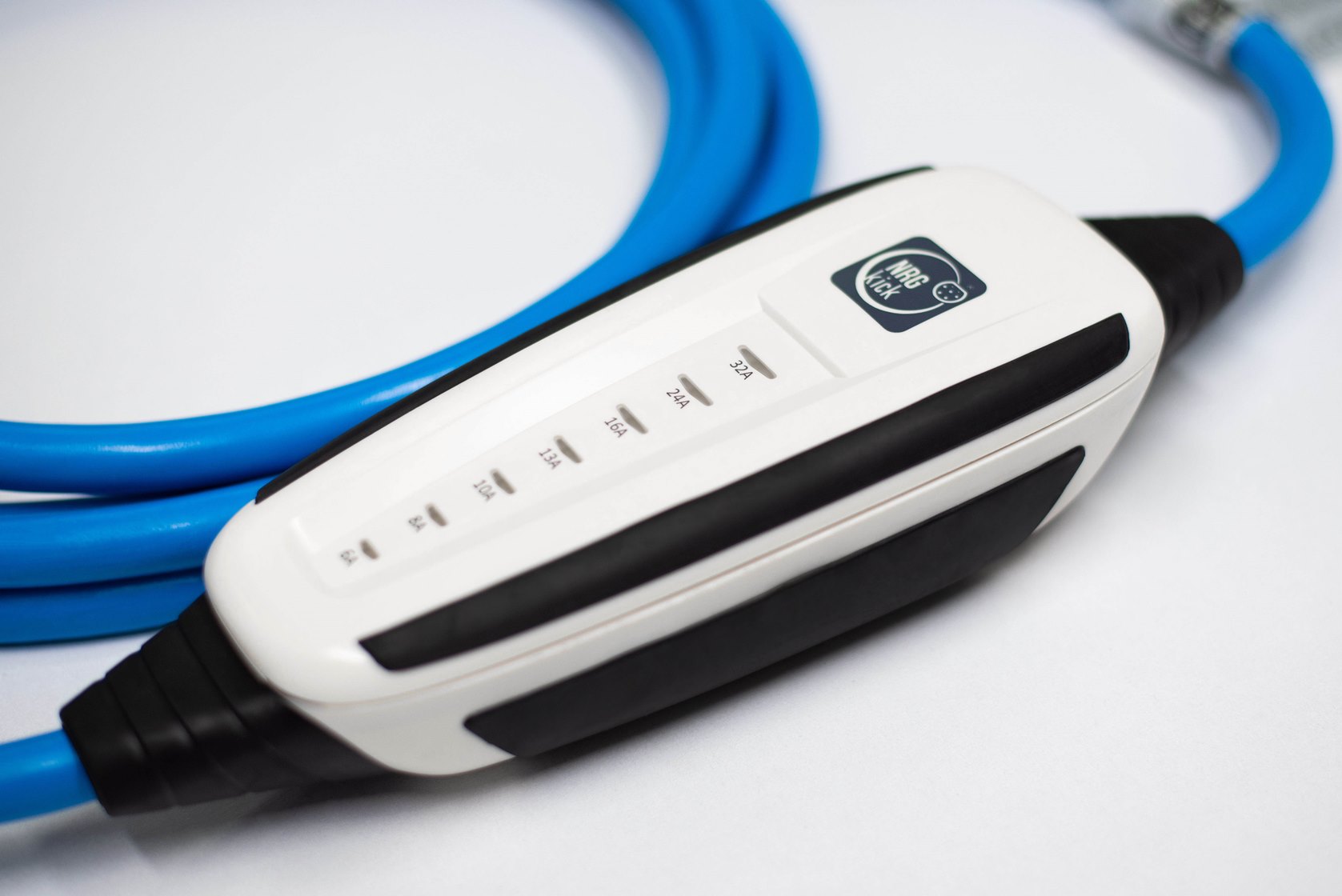 NRGkick Select mit WLAN, Bluetooth mobile Ladestation (bis 22 kW) mit Typ 2-Ladekabel