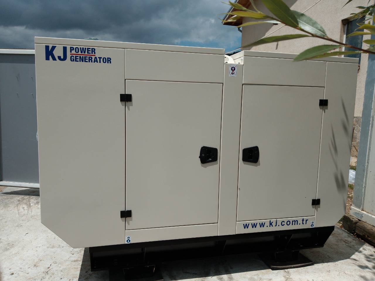 0-02-04-ac52144dc67d80ce3ff77c72bc6a328ba95f3e008d451b45091247ed852a6f0d_41698f0b