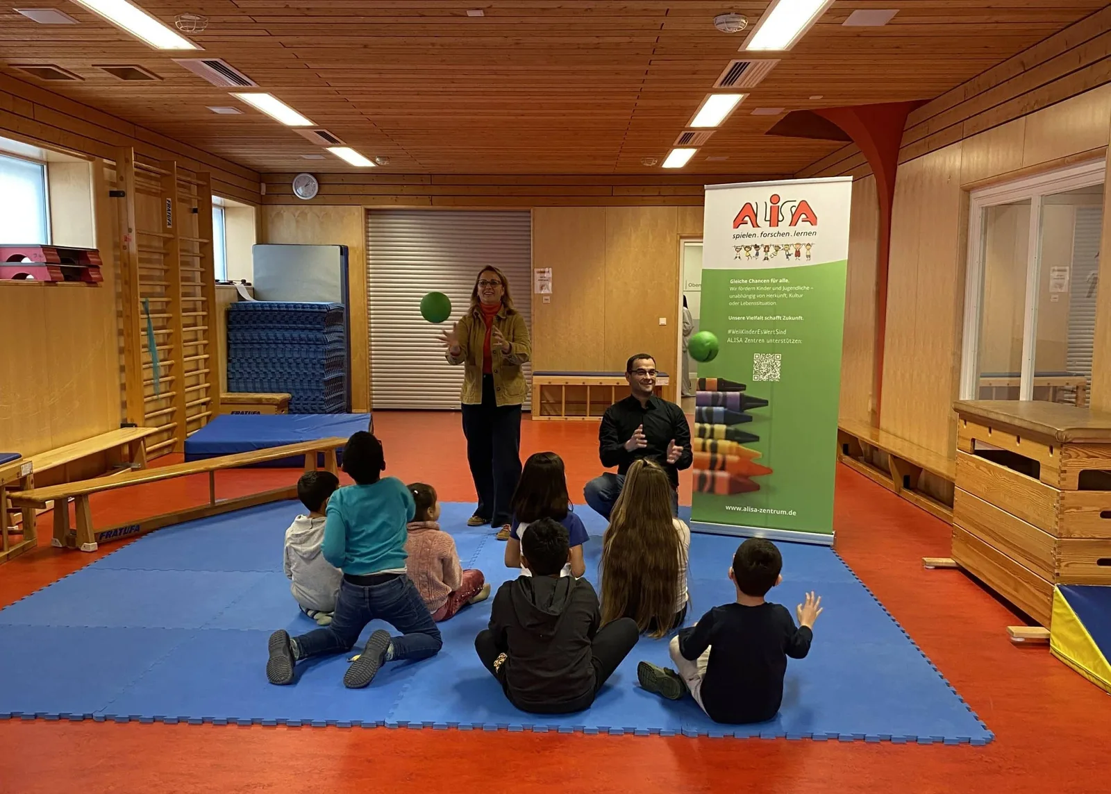 Austausch im Wormser Nordend: Dirk Beyer zu Besuch im Alisa-Zentrum