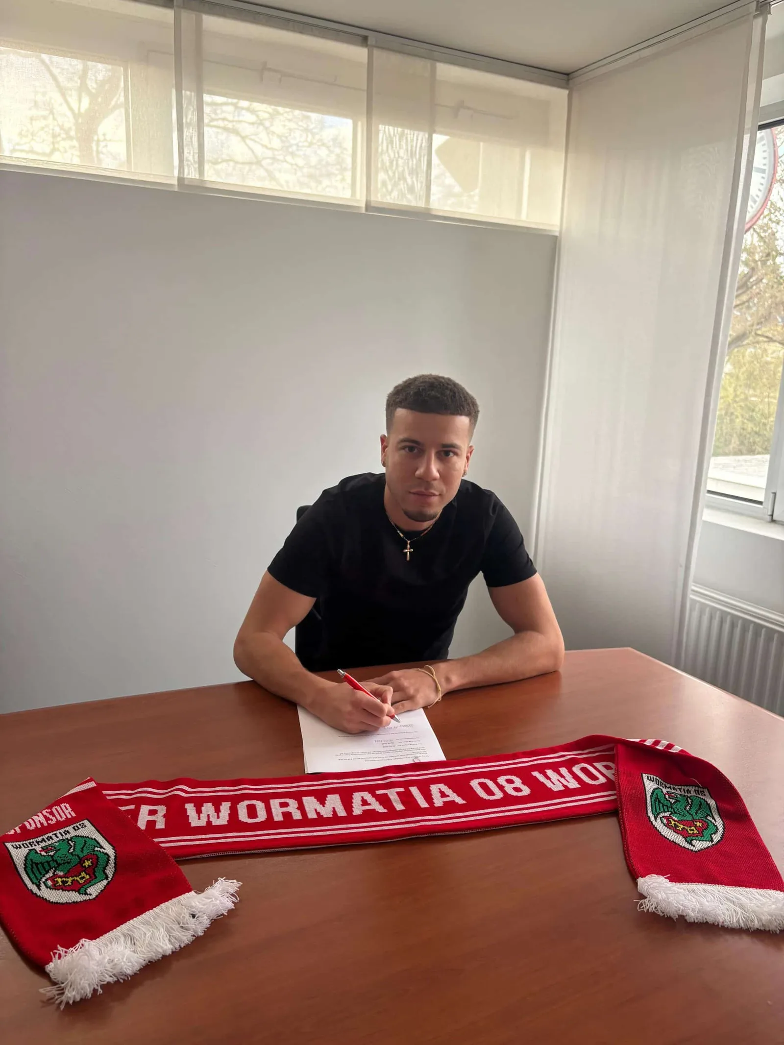 Fix! Nicolas Obas bleibt bei der Wormatia