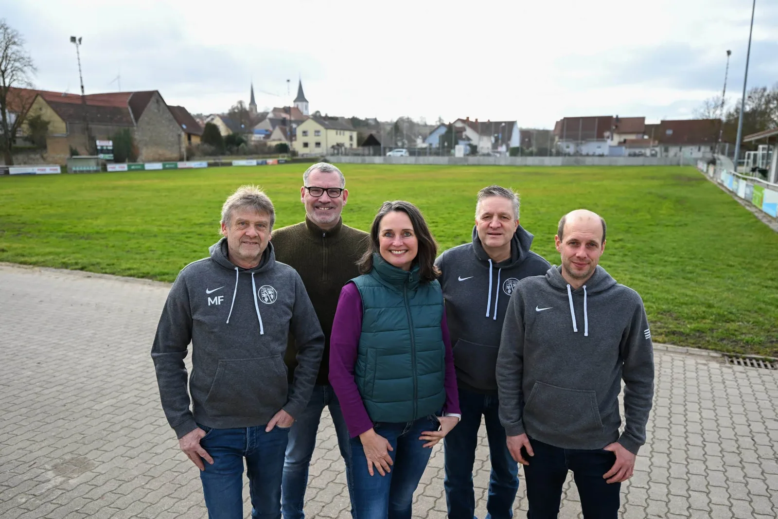 Land unterstützt Sport vor Ort: 240.000 Euro für Kunstrasen in Gundersheim