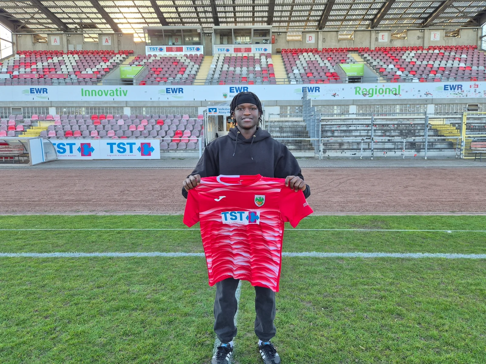 Leo Gitau kommt: Wormatia holt jungen Nationalspieler aus den USA