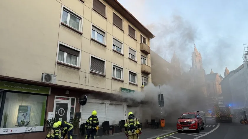 Feuerwehr verhindert größere Ausbreitung bei Brand in Wormser Sportsbar