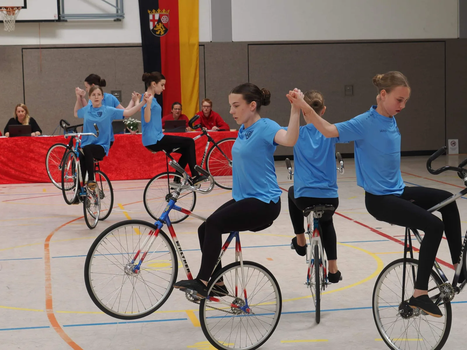 Goldregen für den VfH: Hallenradsportler feiern Titel, Bestleistungen und DM-Tickets!
