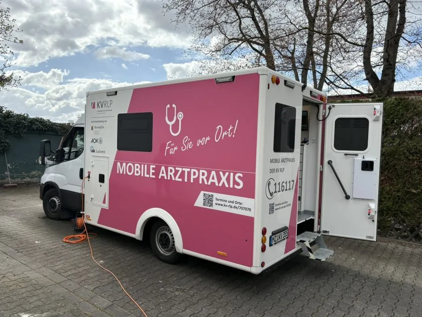 Mobile Hilfe für die Gesundheit: KV Rheinland-Pfalz bringt Arztpraxis nach Worms