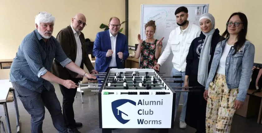 Hochschule Worms: Neuer Tischkicker soll Austausch und Begegnung fördern