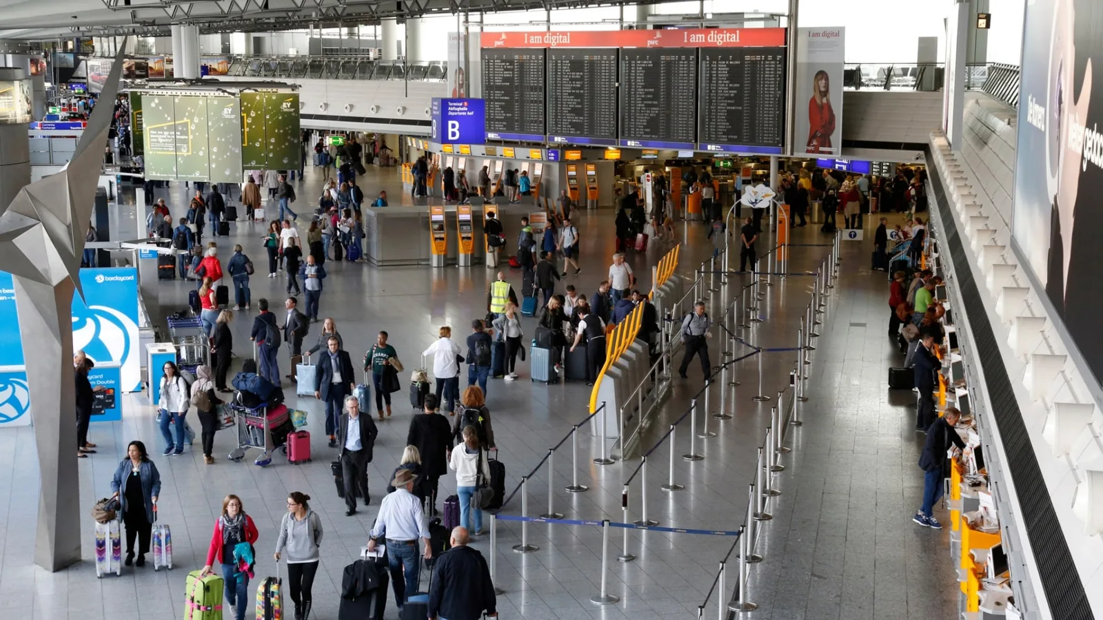 Einreise gestoppt: Ermittlungsverfahren am Flughafen Frankfurt eingeleitet