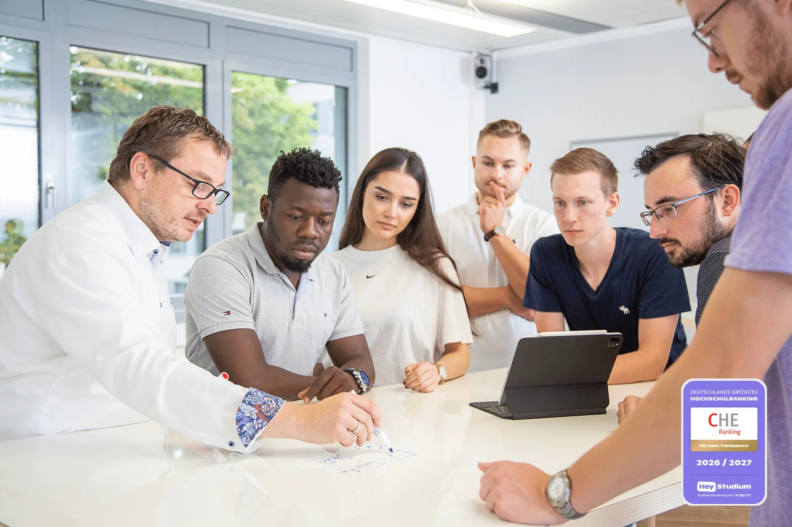 Spitzenplatz für Wirtschaftsinformatik: Hochschule Worms überzeugt im CHE-Ranking