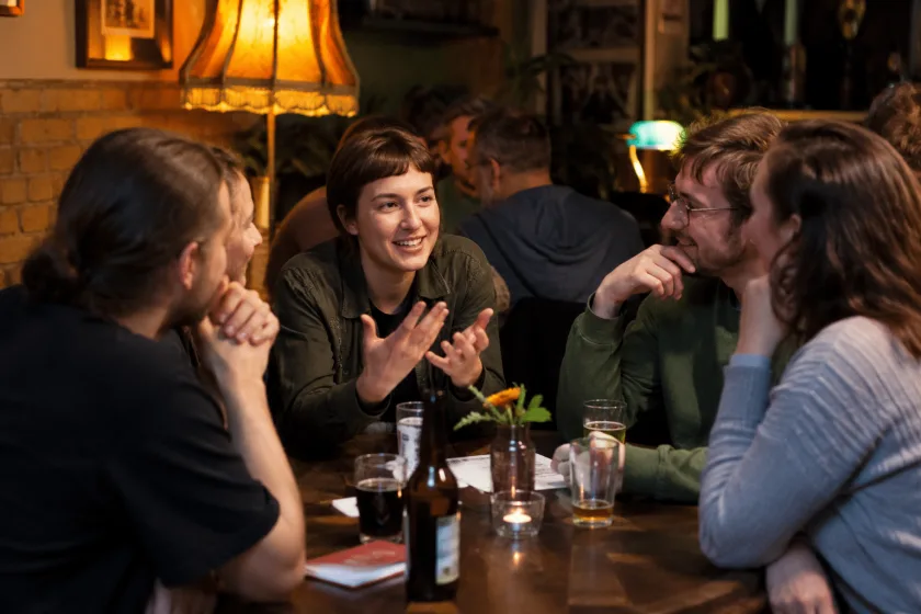 Grüne Worms laden zum offenen Stammtisch in die Funzel ein