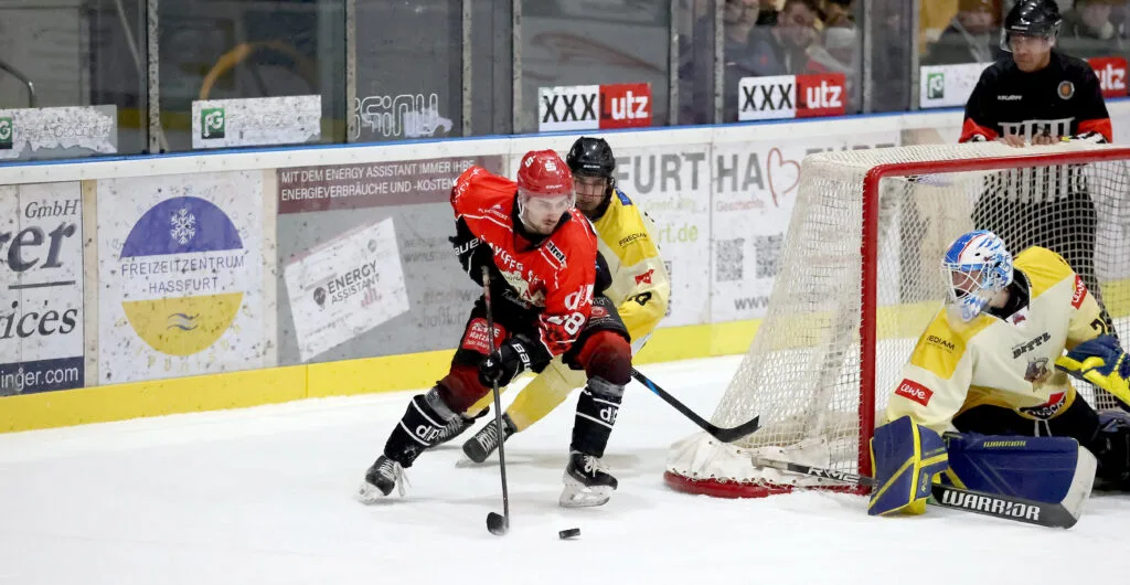Foto: Hawks gewinnen das erste Playoff-Viertelfinale mit 9:5