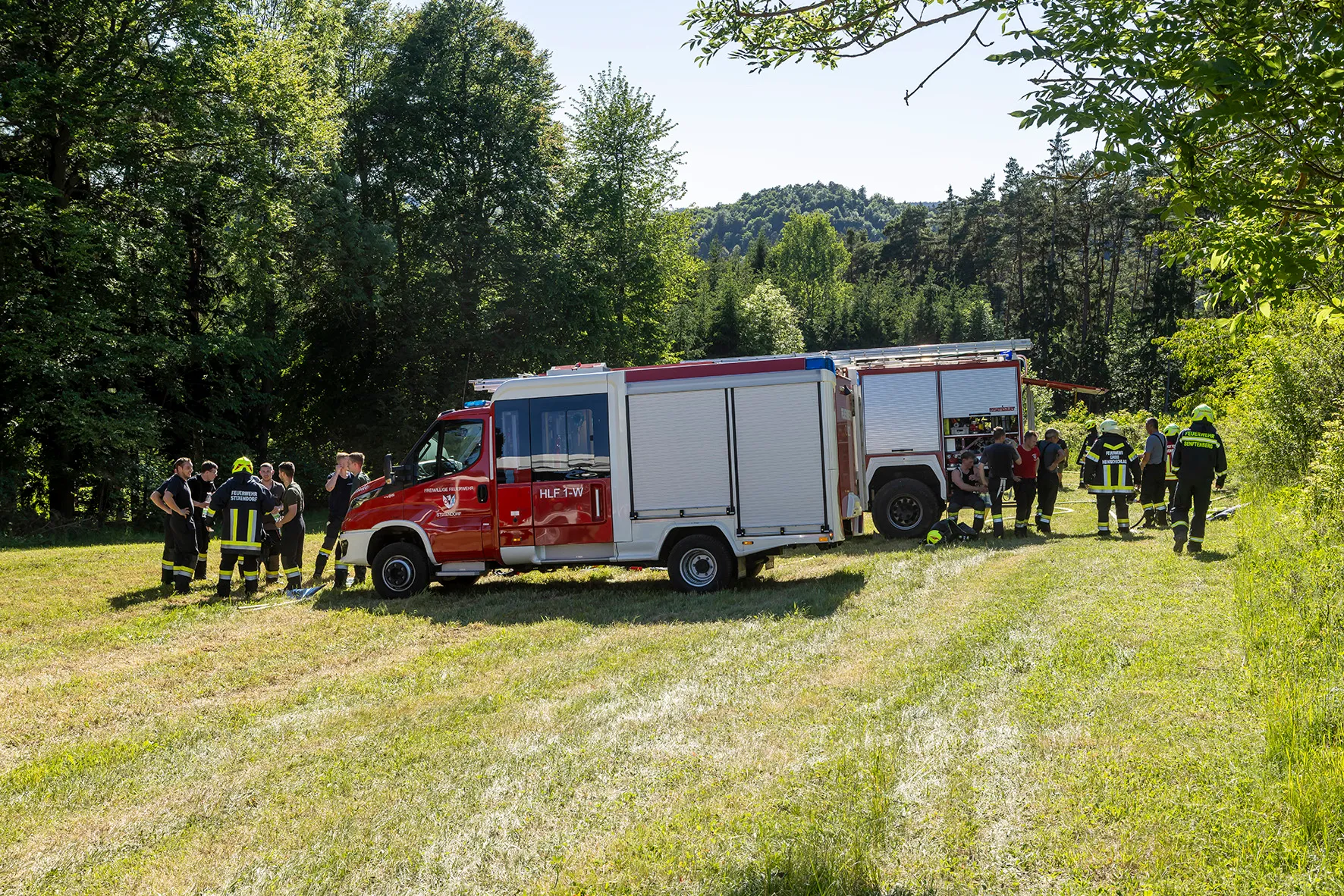 Gallery image 1 - Fünf Feuerwehren im Einsatz - Waldbrand in Nöhagen