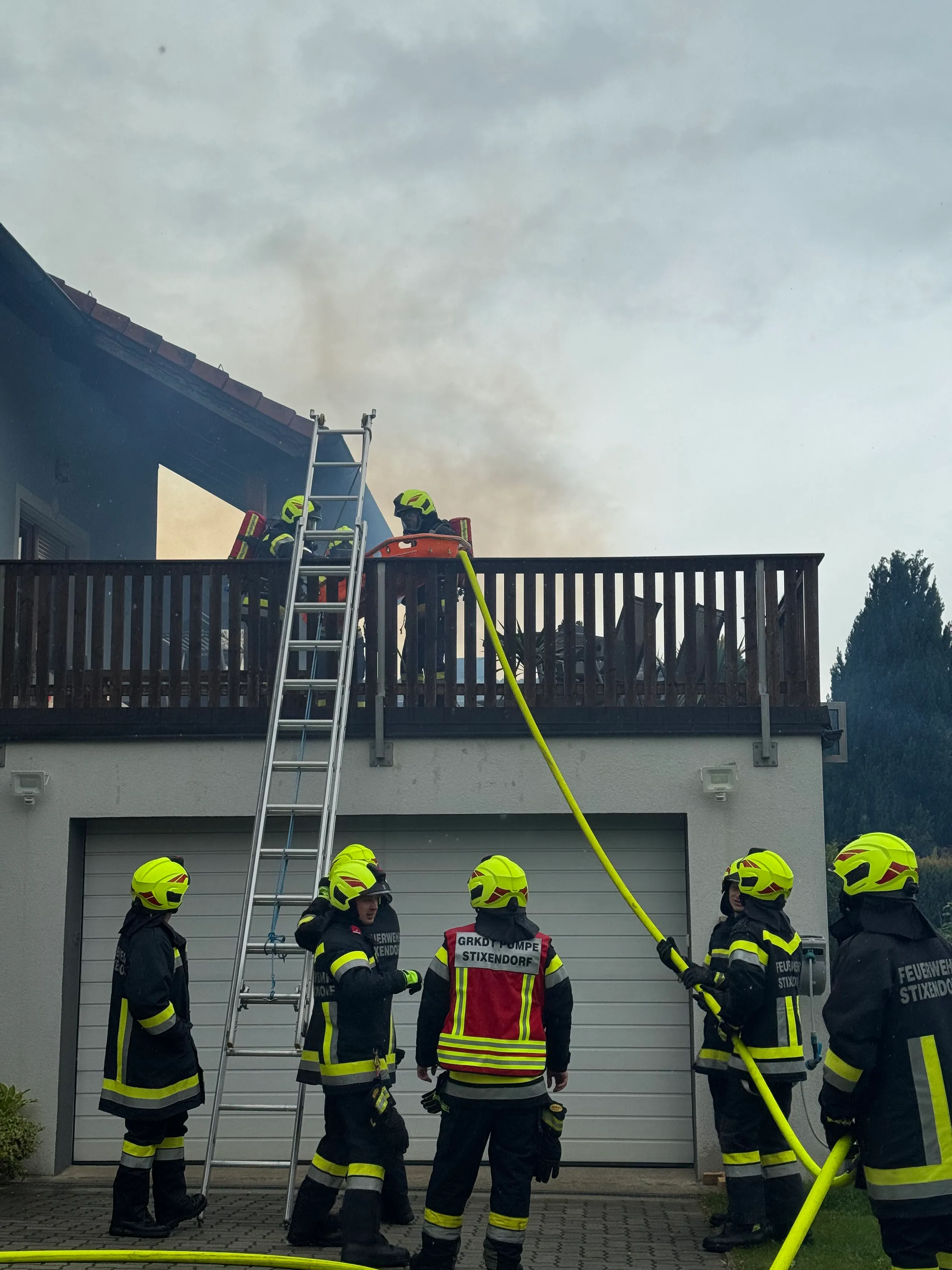 Gallery image 1 - Übung B2: Brandbekämpfung mit Menschenrettung