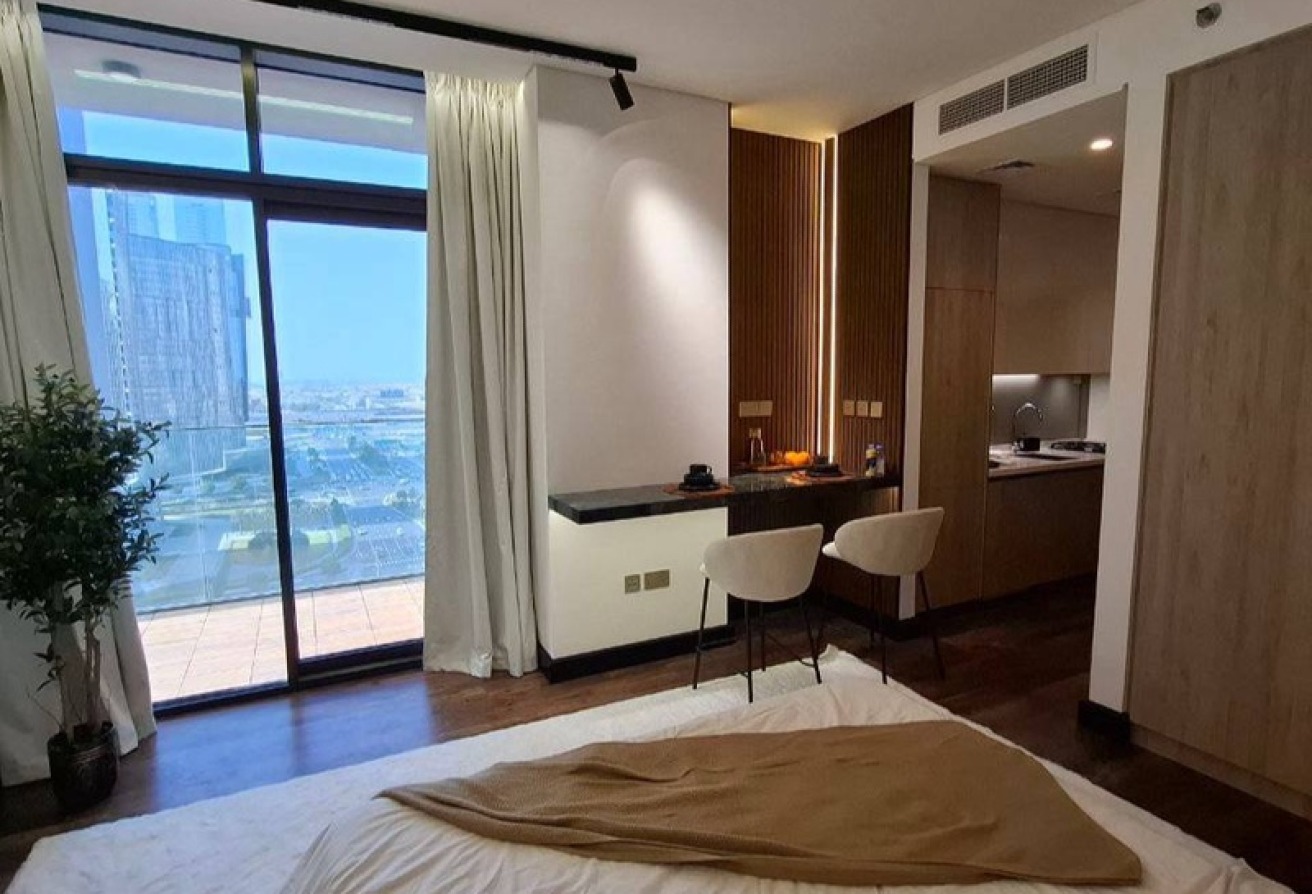 HIGH ROI STUDIO | CANAL VIEWS | PENINSULA ONE