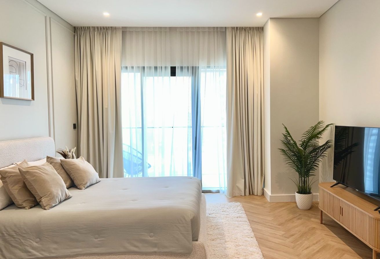 BURJ KHALIFA VIEW | FULLY FURNISHED | VACANT - 3