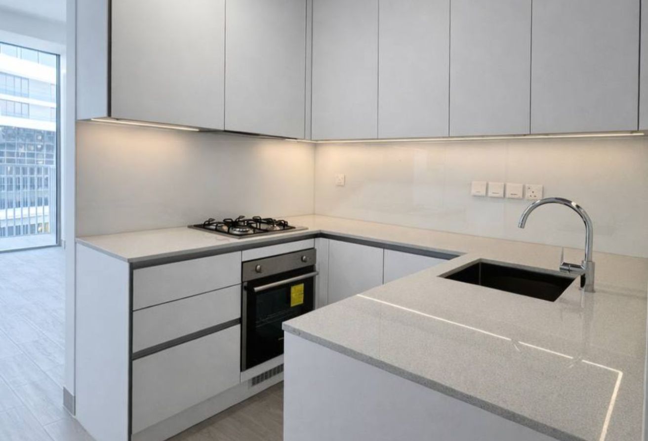 BALCONY | OPEN-PLAN LIVING | MODERN GYM - 5