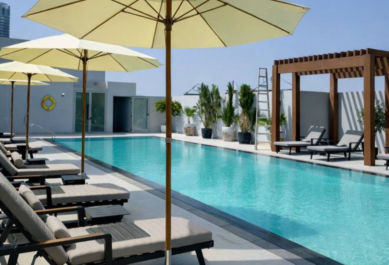 BALCONY | OPEN-PLAN LIVING | MODERN GYM - 11