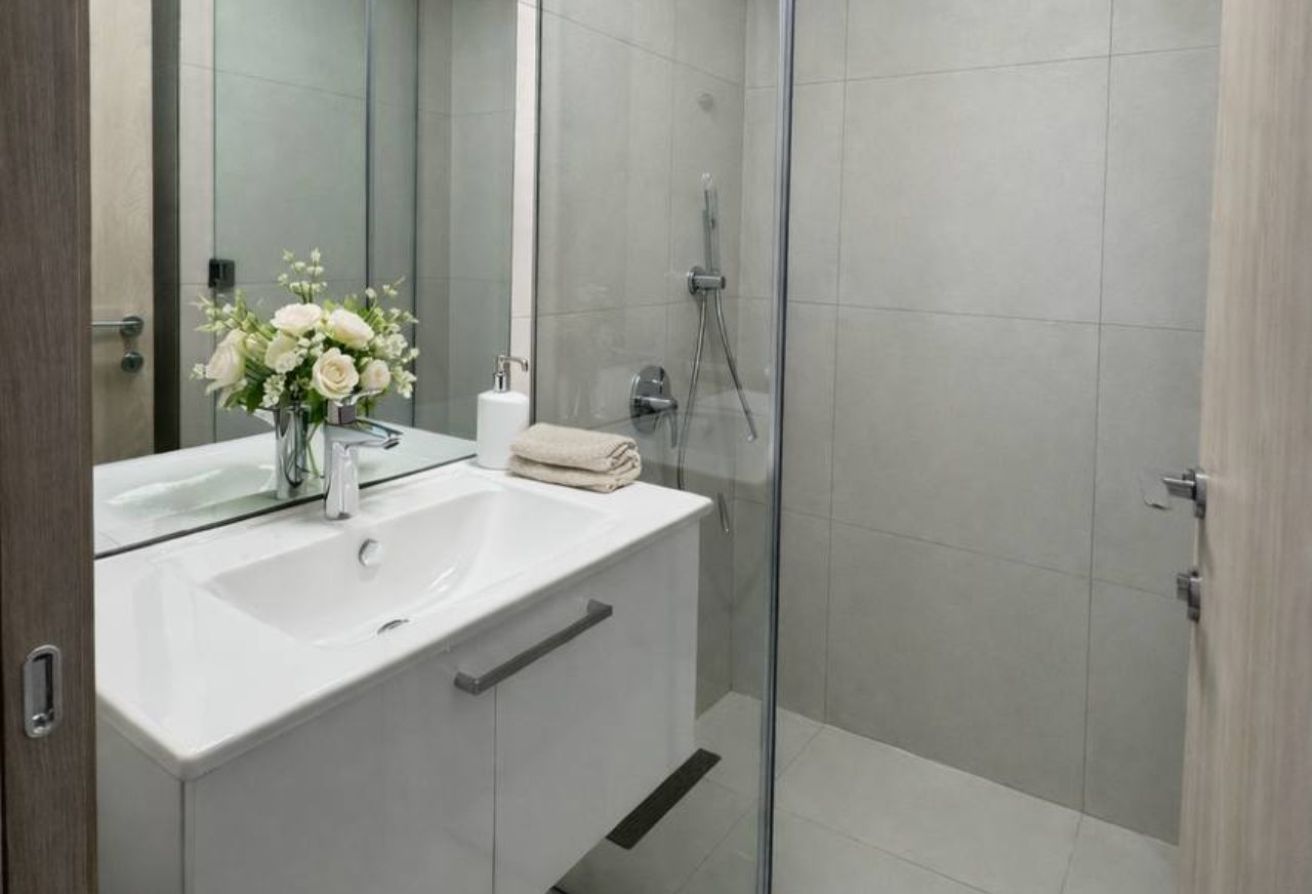 BALCONY | OPEN-PLAN LIVING | MODERN GYM - 6