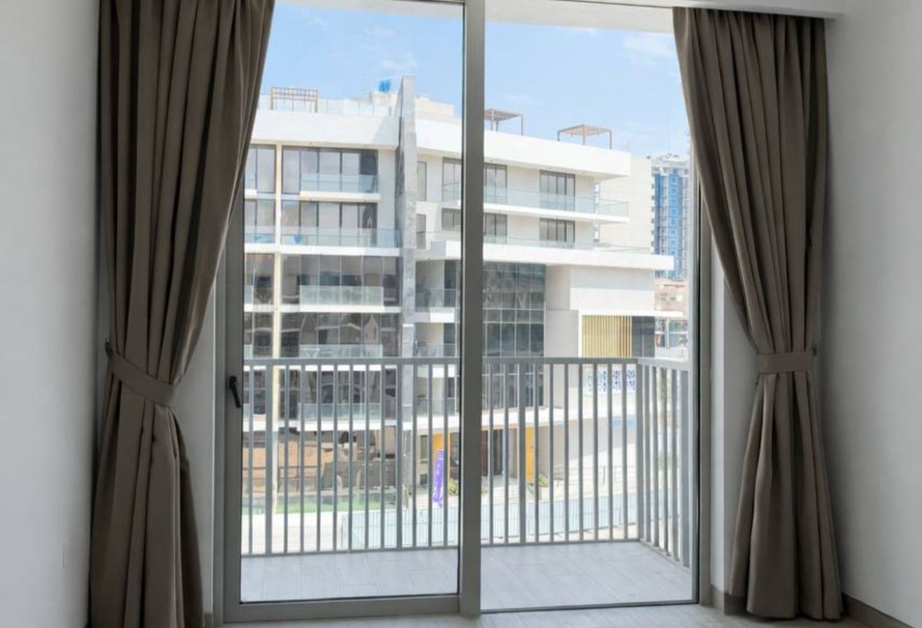 BALCONY | OPEN-PLAN LIVING | MODERN GYM - 2