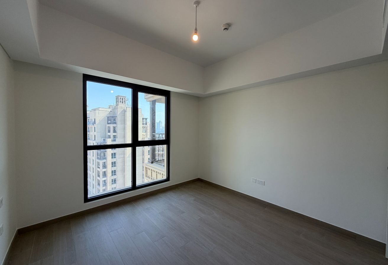 HIGH FLOOR | LARGE WINDOWS | PRESTIGE LOCATION