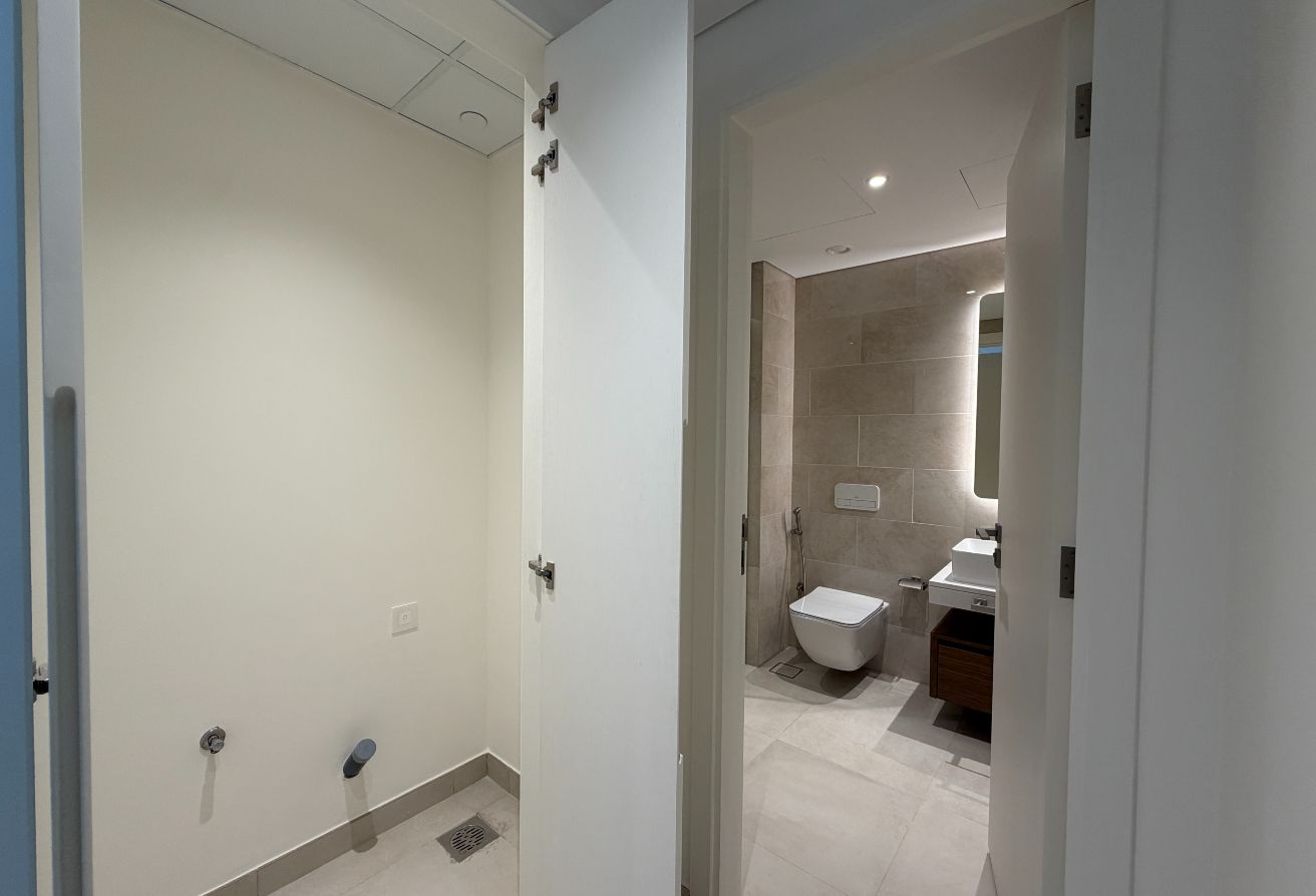 HIGH FLOOR | LARGE WINDOWS | PRESTIGE LOCATION - 14