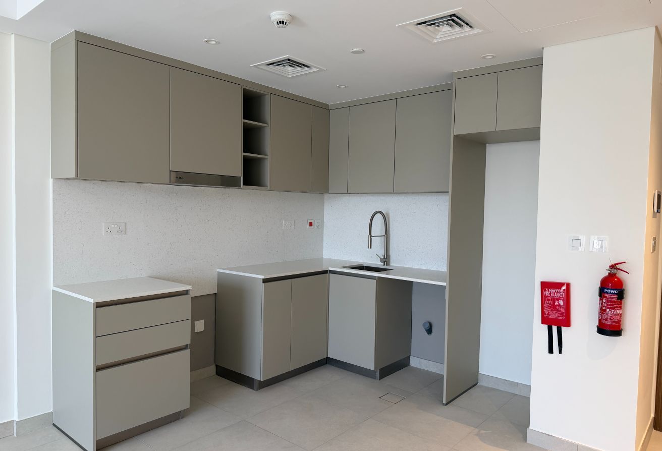 HIGH FLOOR | LARGE WINDOWS | PRESTIGE LOCATION - 10